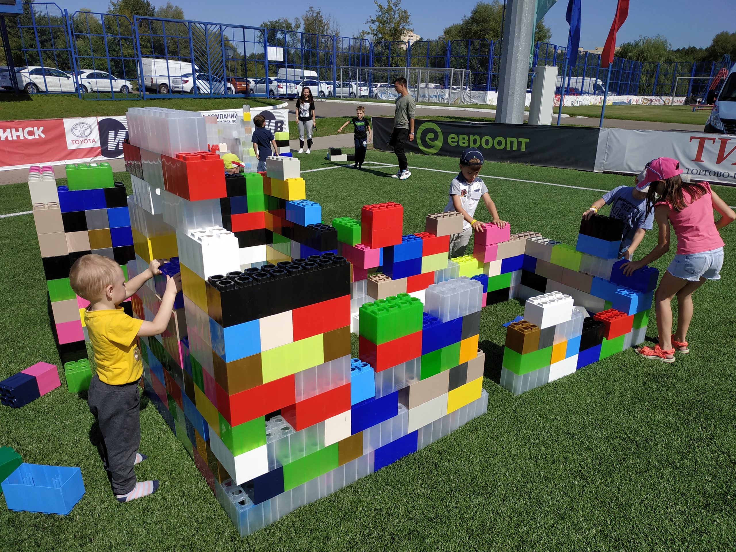Аттракцион "Гигантский LEGO"